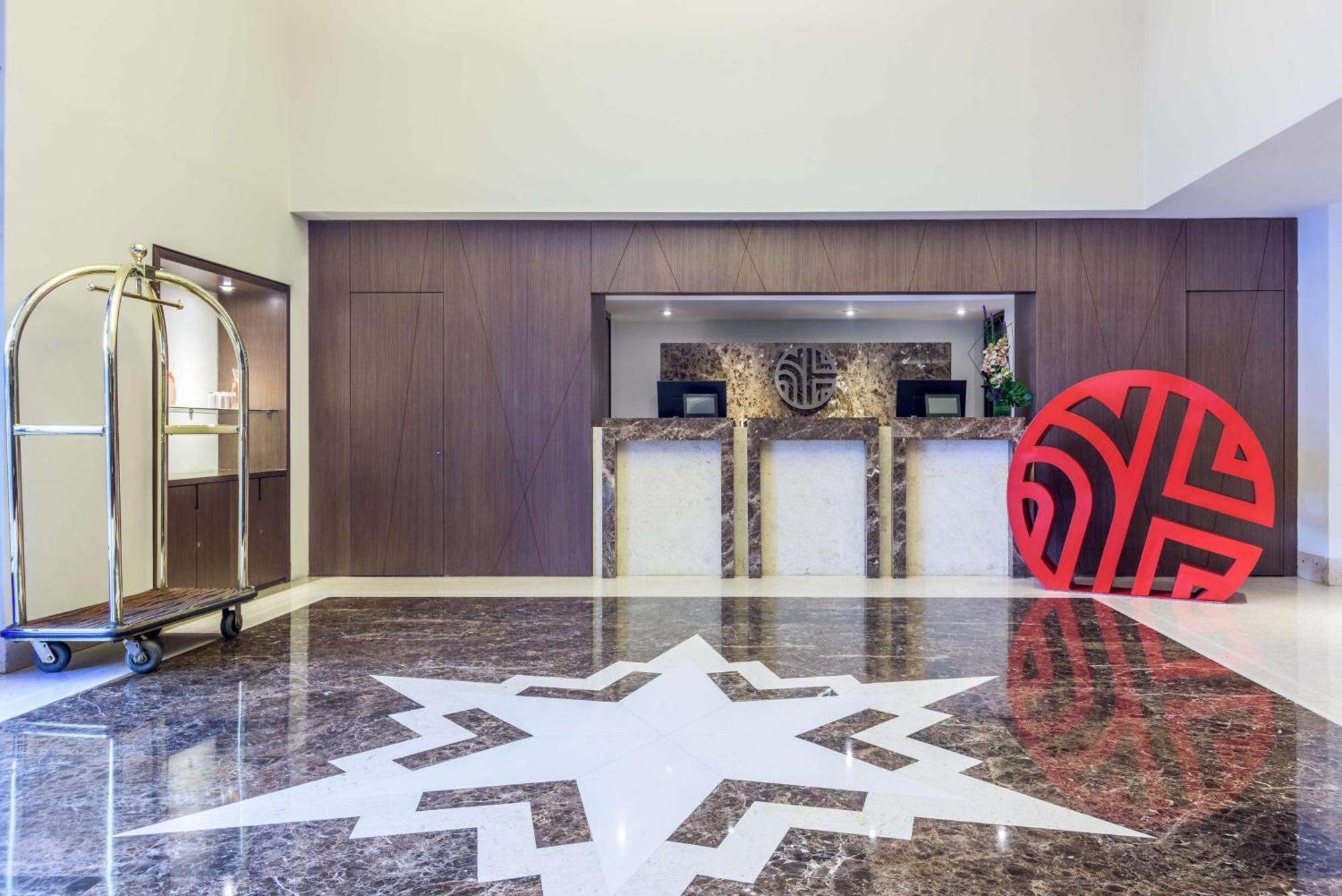 Nh Collection Bogota Andino Royal Hotel Екстериор снимка The lobby of the hotel