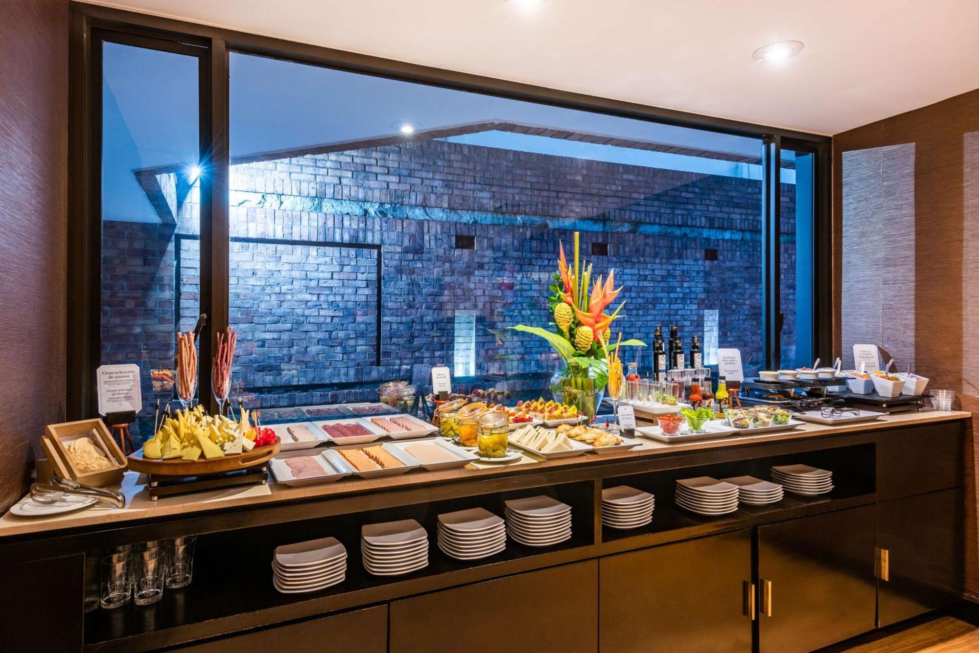 Nh Collection Bogota Andino Royal Hotel Екстериор снимка The Club at Changi Airport